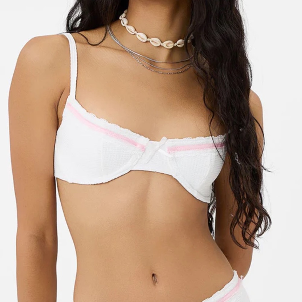 ISO Frankie’s Bikinis x GIGI HADID Bond Waffle Underwire Bikini Top